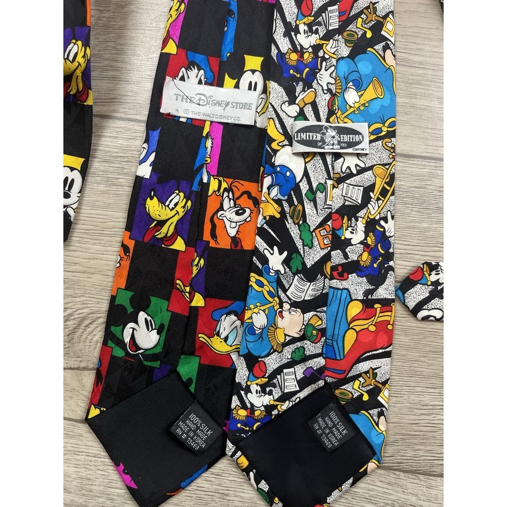 Disney - 14 Silk Tie Lot Featuring Mickey Mouse & Many Other Beloved Characters - Picture 13 of 14